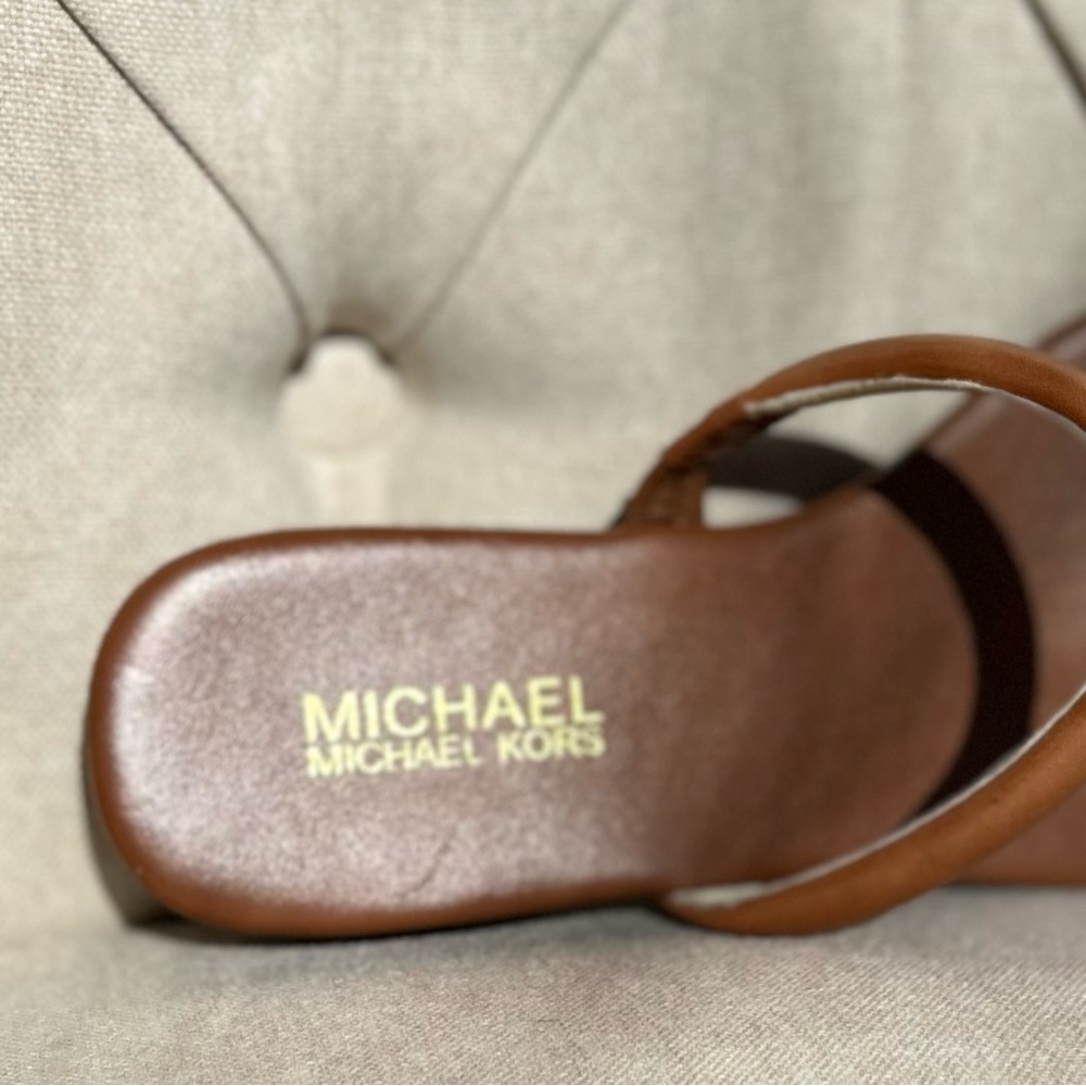 Michael Kors Women's Brown Leather Toe Thong Summer Sandals Shoes 7½ M AQ14L - Picture 10 of 12